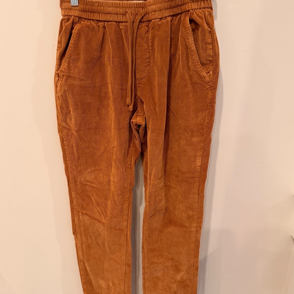 Marine Layer men's Saturday corduroy jogger pants, copper brown, size small